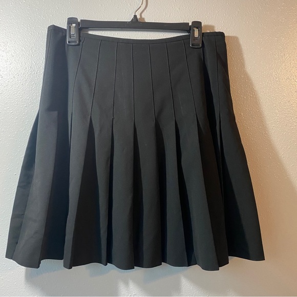 Norma Kamali Dresses & Skirts - Norma Kamali Pleated Skirt Size 10